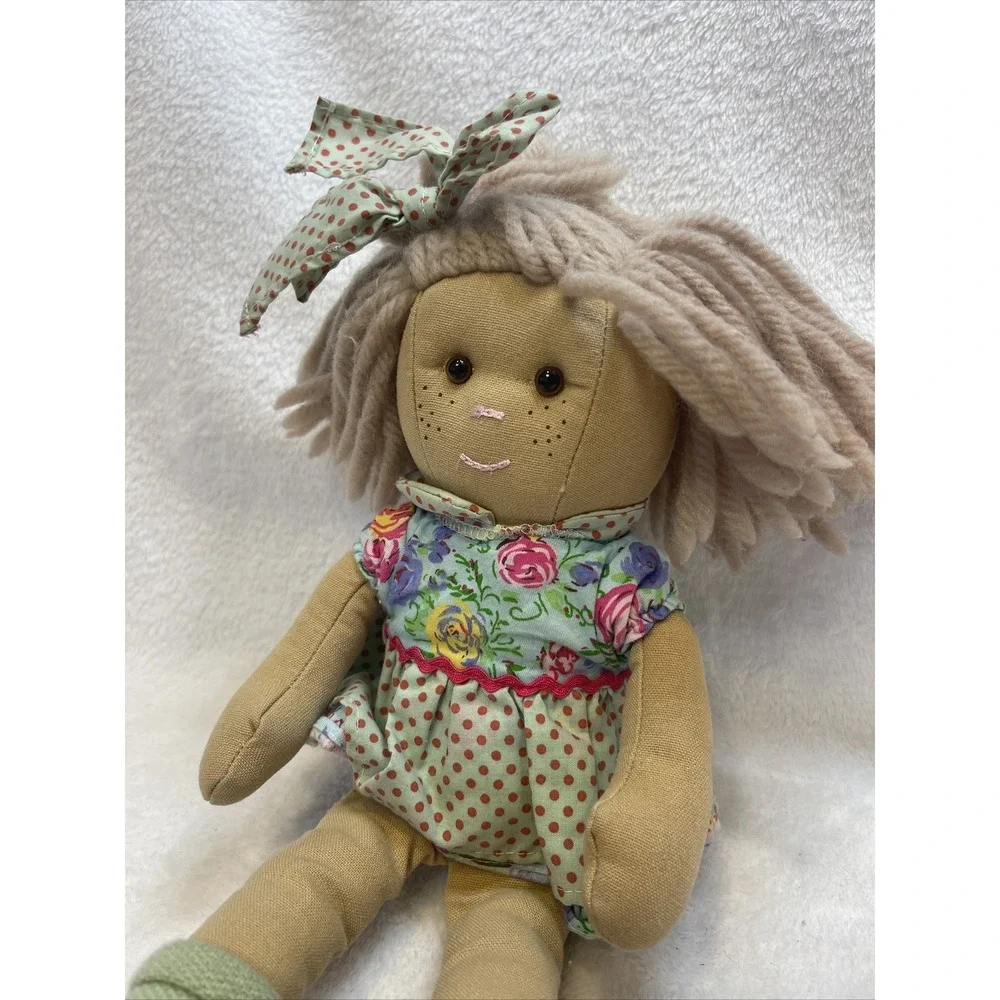 La Nina whimsical charm